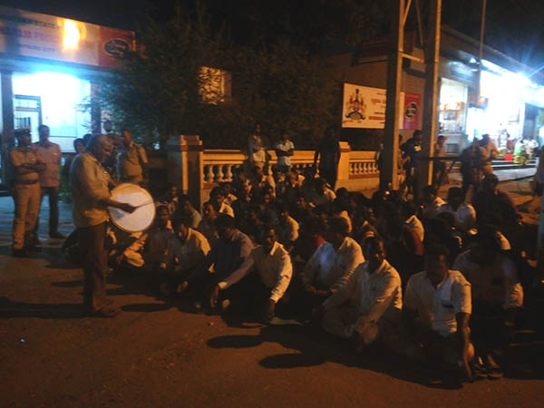 ಗೋ ಮಧುಸೂಧನ್ ವಿರುದ್ಧ ಎಫ್ ಐಆರ್ ದಾಖಲಿಸುವಂತೆ ಆಗ್ರಹಿಸಿ ದಸಂಸ ಅಹೋ ರಾತ್ರಿ ಧರಣಿ